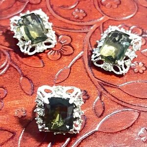 Jewelry/vintage/Sarah Coventry jewelry set